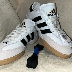 Adidas Samba MN- cloud white & core black w/gum sole, Size: M:11.5 F:12.5, NWT